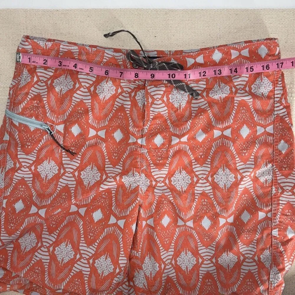 Patagonia Board Shorts Men’s Size 32